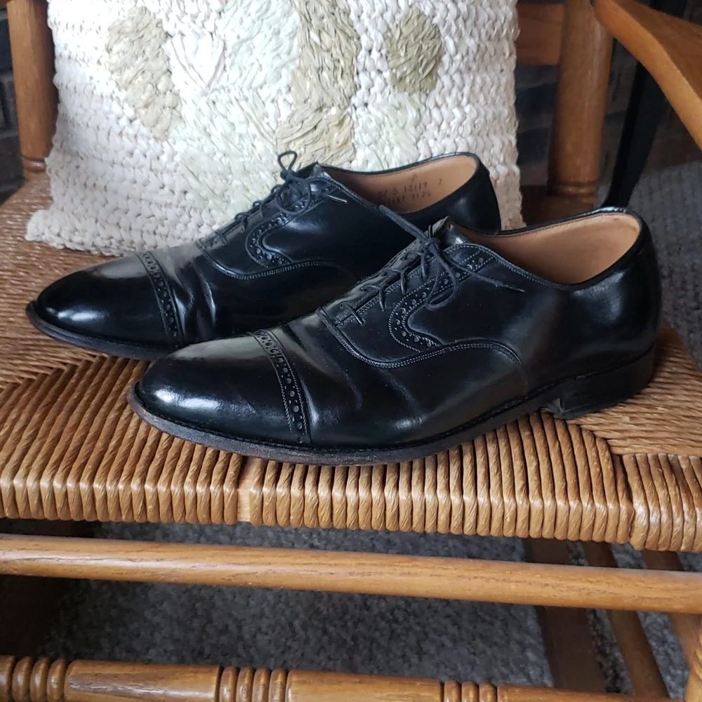 Johnston & Murphy Heritage cap toe, lace up oxford, size 12 D